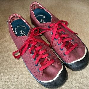 KEEN Red Canvas Vulcanized Lace Up Low Top Rubber Toe Sneaker Size 6.5